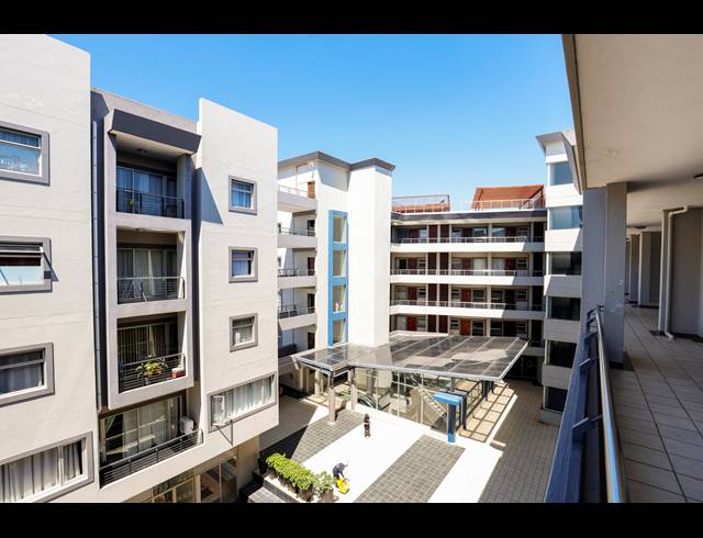 2 BEDROOM APARTMENT FOR SALE IN UMHLANGA RIDGE